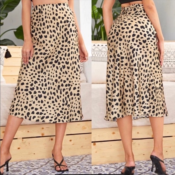 Leopard Print Skirt - Picture 3 of 3